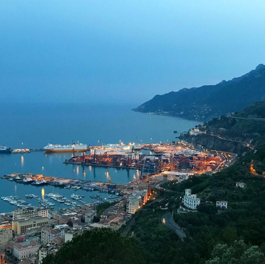 Salerno Centro Appartement Buitenkant foto